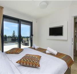 5 bedroom beachfront villa with heated pool near Omis, sleeps 9